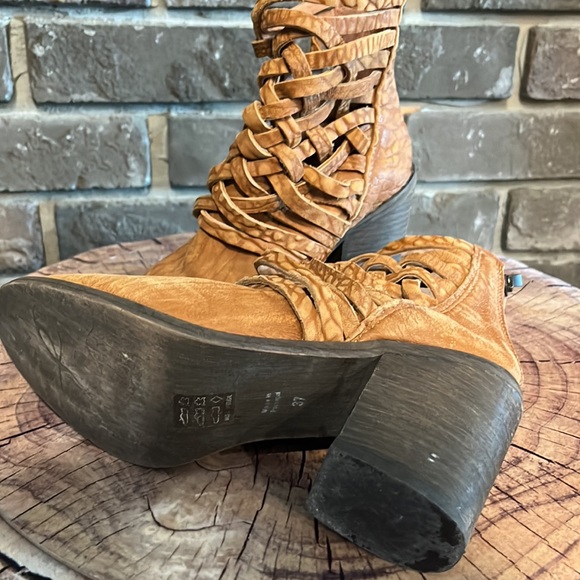 Free People bootie HOST PICK - Picture 5 of 9